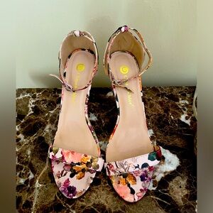 Chase & Chloe Pink Floral Ankle Strap Heels